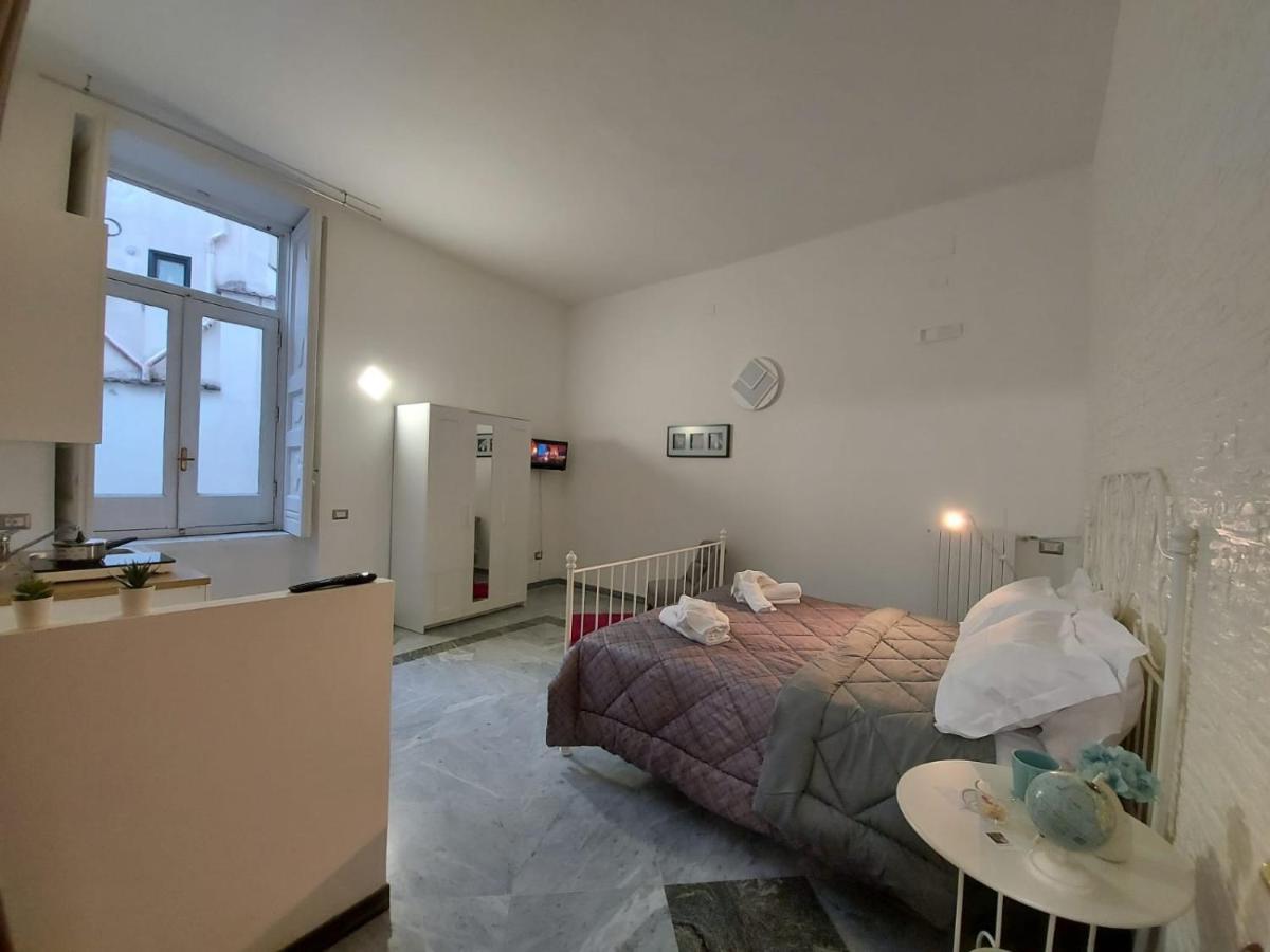 Le Ginestre In Centro Bed & Breakfast Salerno Dış mekan fotoğraf