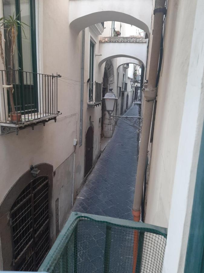 Le Ginestre In Centro Bed & Breakfast Salerno Dış mekan fotoğraf