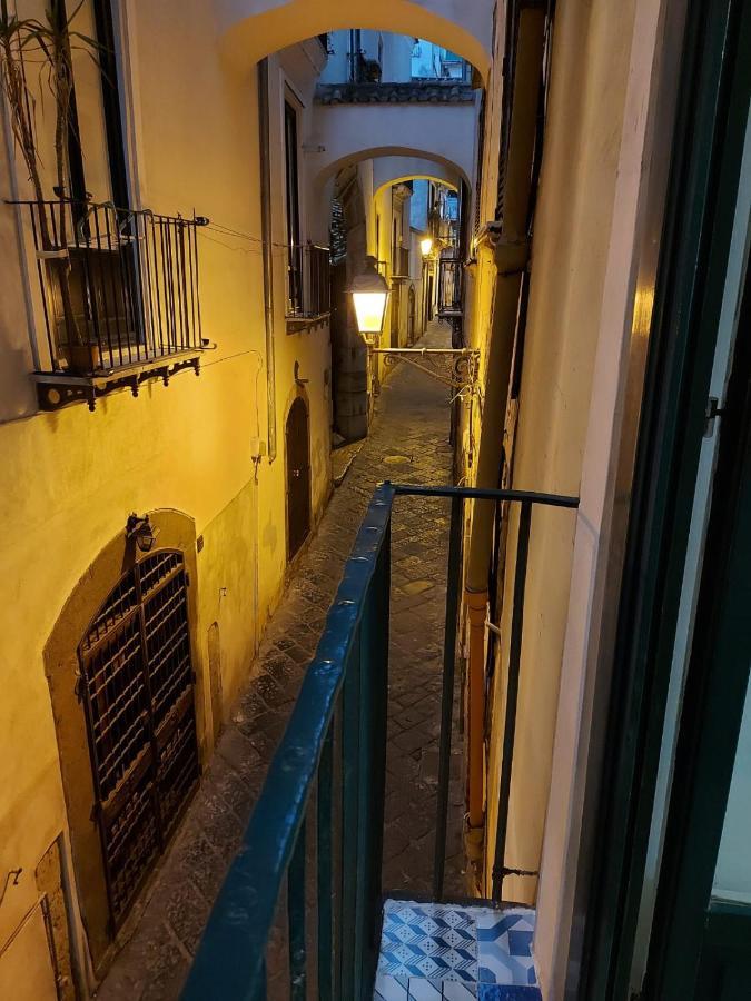 Le Ginestre In Centro Bed & Breakfast Salerno Dış mekan fotoğraf
