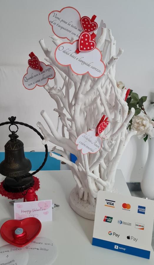 Le Ginestre In Centro Bed & Breakfast Salerno Dış mekan fotoğraf
