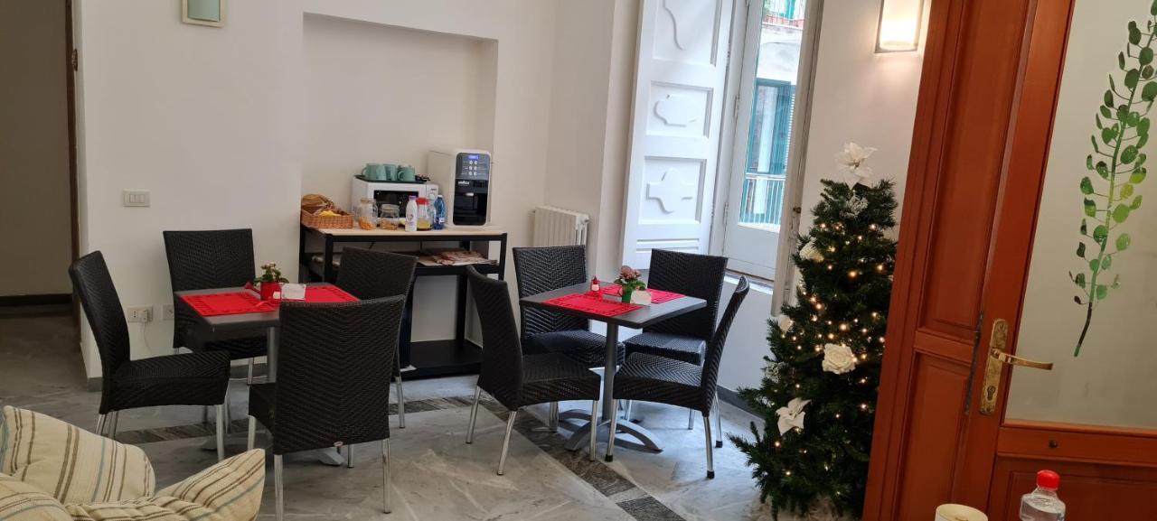 Le Ginestre In Centro Bed & Breakfast Salerno Dış mekan fotoğraf