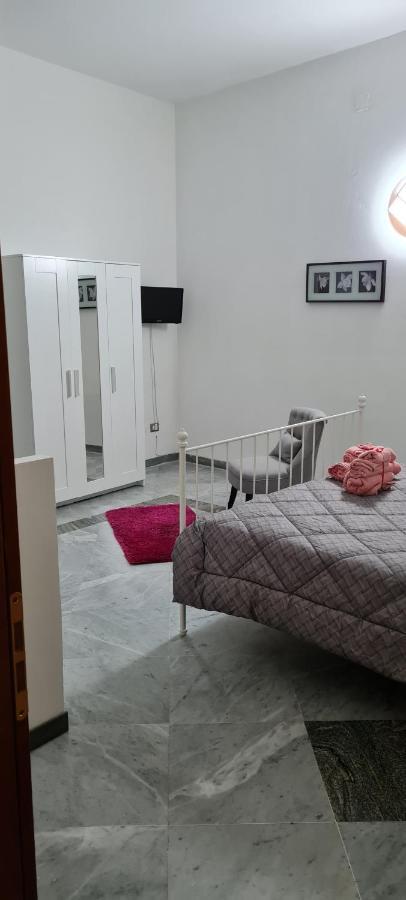 Le Ginestre In Centro Bed & Breakfast Salerno Dış mekan fotoğraf