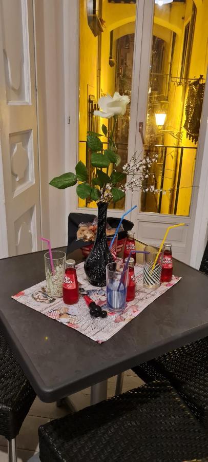 Le Ginestre In Centro Bed & Breakfast Salerno Dış mekan fotoğraf