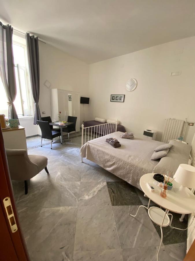Le Ginestre In Centro Bed & Breakfast Salerno Dış mekan fotoğraf